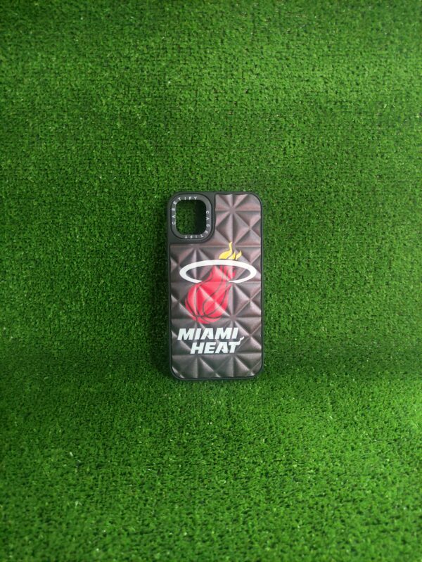 Iphone 11 | Forro Protector | Case Rigido | Casetify |Miami Heat| Bordes Reforzados | Iphone | Carcasa